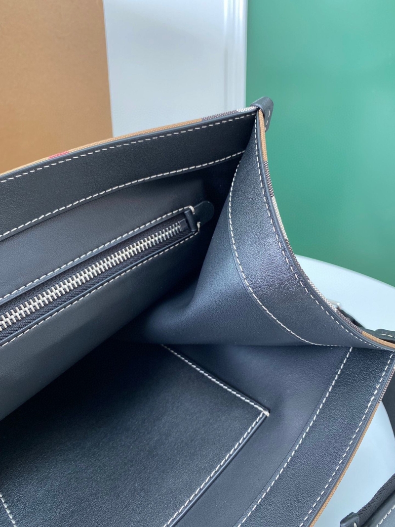 Bv*b*rry shopping bags